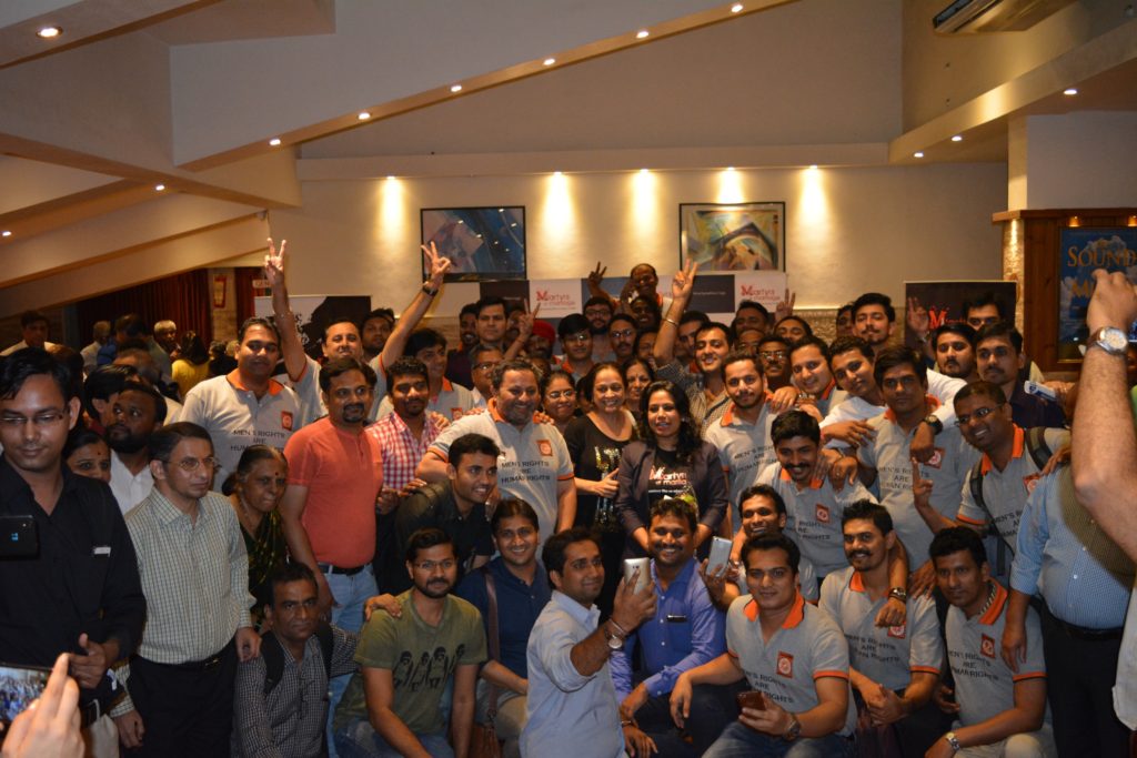 Audience taking photograph with team of Vaastav Foundation & Martyrs of Marriage at the premiere venue